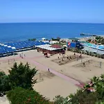 Royal Garden Hotel